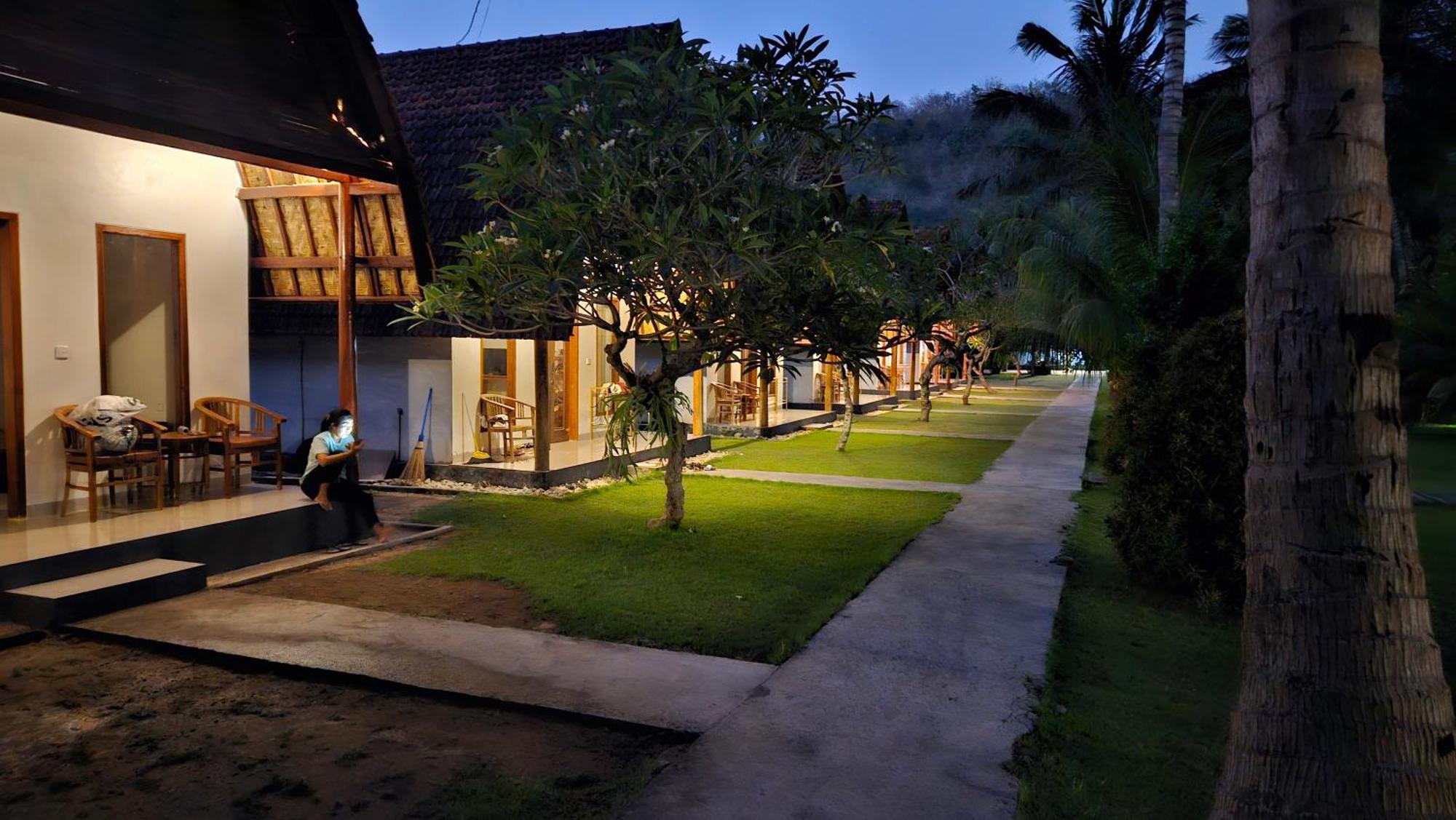 The Tinsi Hotel Toyapakeh ภายนอก รูปภาพ